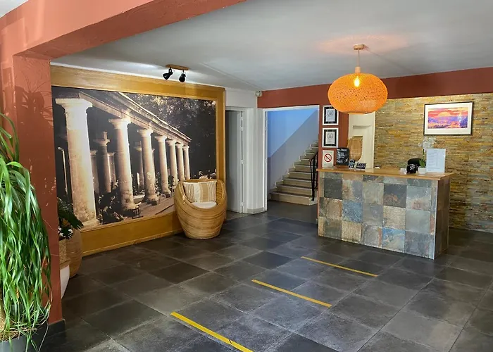 雷格丽朗酒店 2*