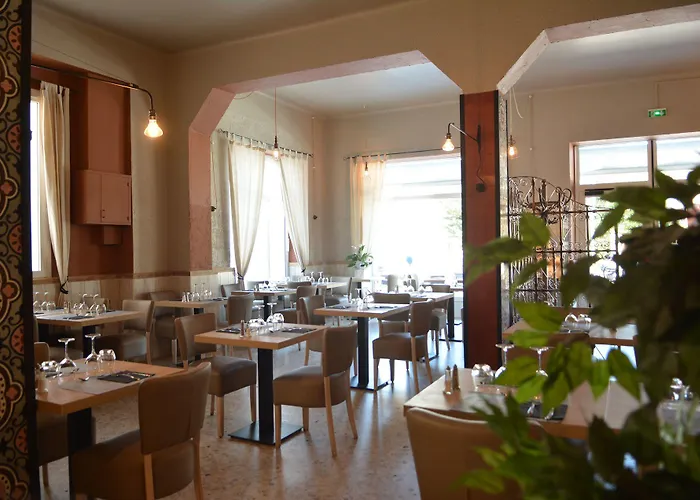 雷格丽朗酒店 2* LʼÎle-Rousse