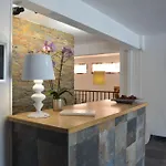 Le Grillon Hotel 2*