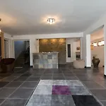 Hotel Le Grillon 2*