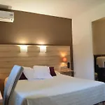 Hotel Le Grillon