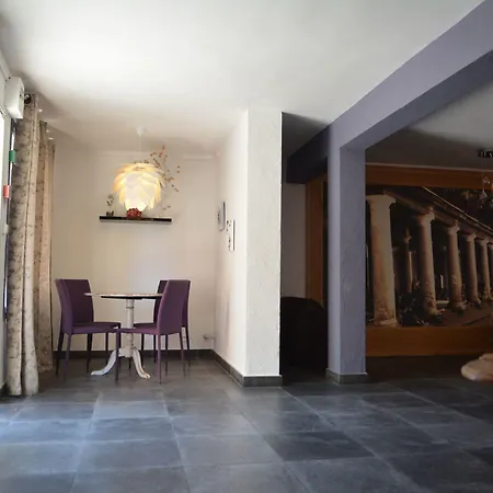 Le Grillon LʼÎle-Rousse