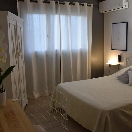 Le Grillon LʼÎle-Rousse