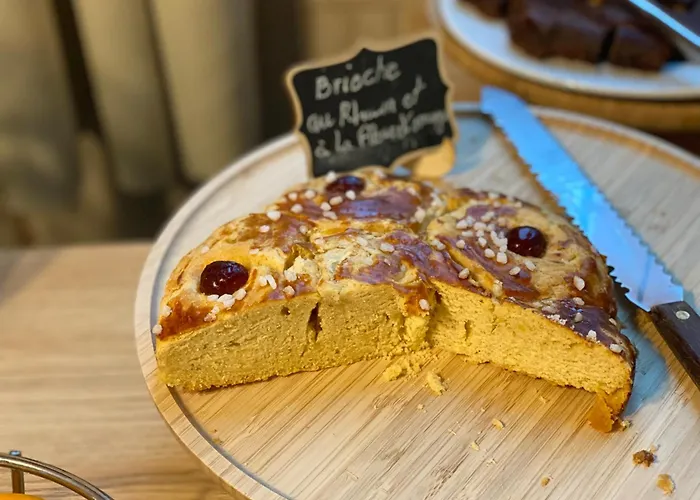 Le Grillon Hotel LʼÎle-Rousse