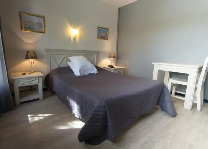 Le Grillon LʼÎle-Rousse